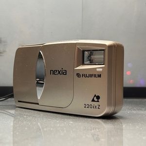 Fujifilm Nexia 220 ixZ 35mm vintage film camera